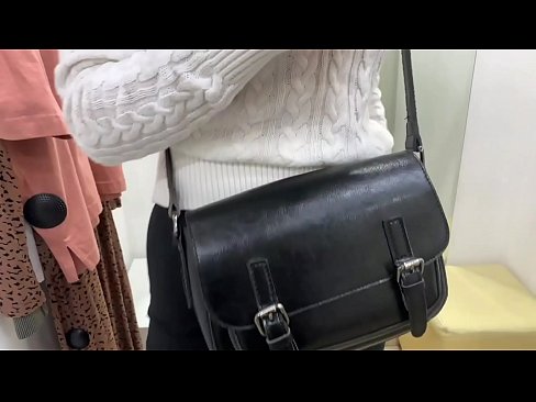 ❤️ Публична мастурбация на младата кучка FeralBerry с вибратор в стаята за обличане ❤ Секс видео в bg.my-hentai-gallery.ru ☑